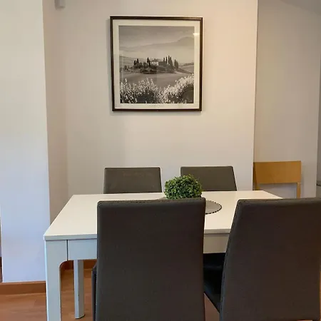 Apartamonti Duplex * Montesquiu